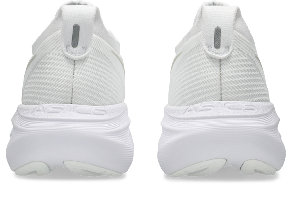 The heel of this shoe has a white pull tab. 