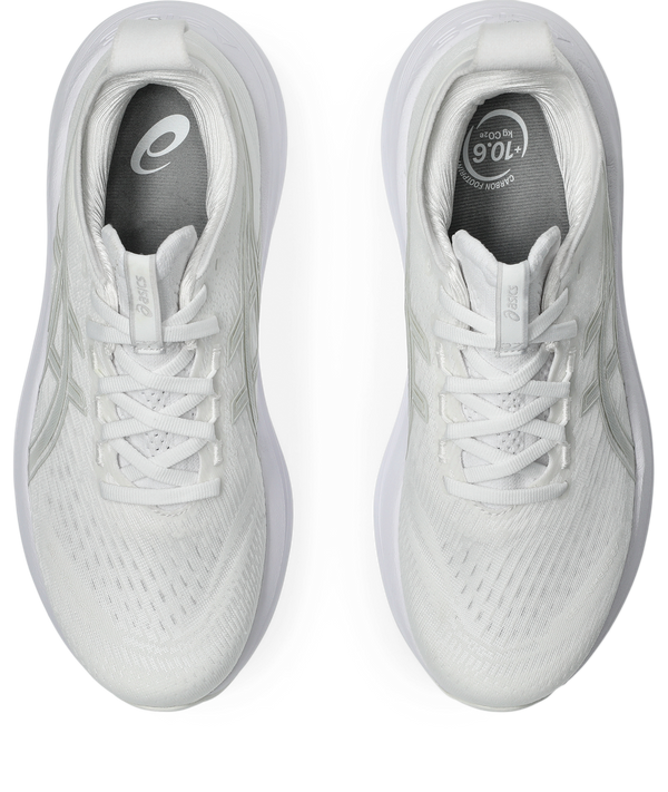 White laces are used to match the rest of this shoe. 