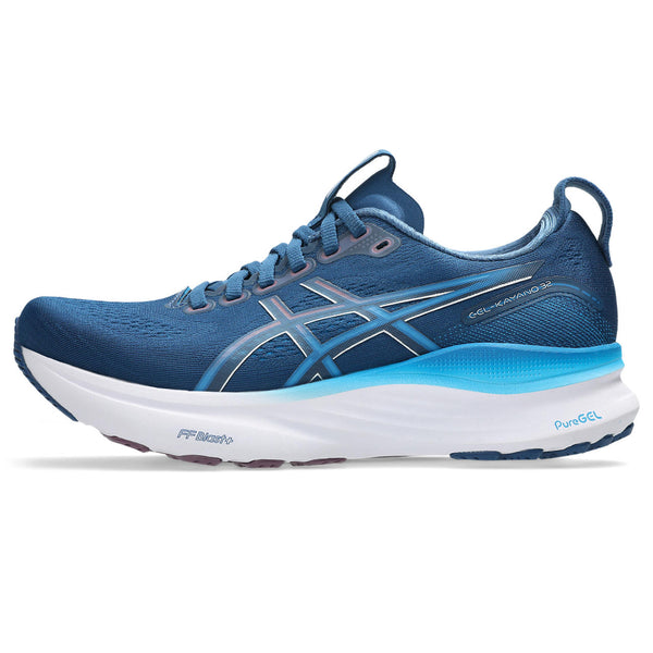 The top layer of the midsole foam is light blue. 