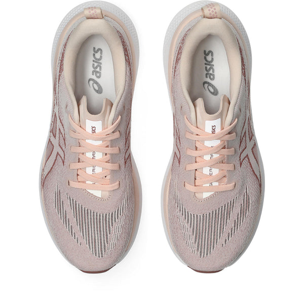 Pink laces are used for this shoe. 