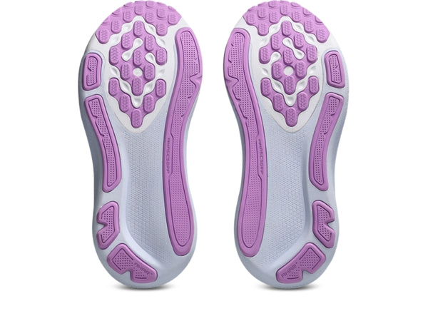 The outsole of these running shoes are white and pink.