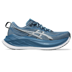 This Superblast 2 had a medium blue upper and midsole. 