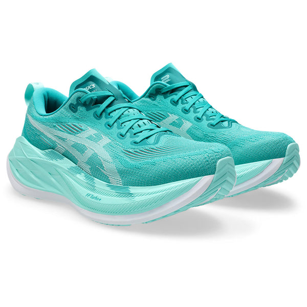 The teal color in the upper of these ASICS running shoes continues into the midsole creating a great look.