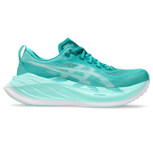These running shoes have a ton detail built into the upper and midsole making them look as fast as they run.