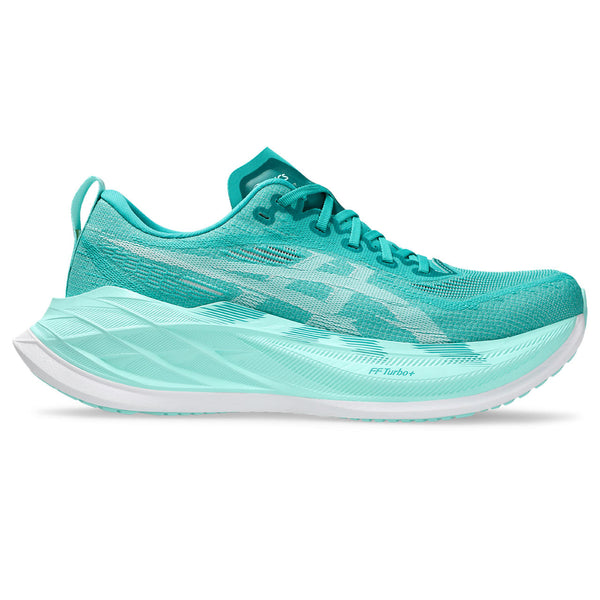 These running shoes have a ton detail built into the upper and midsole making them look as fast as they run.