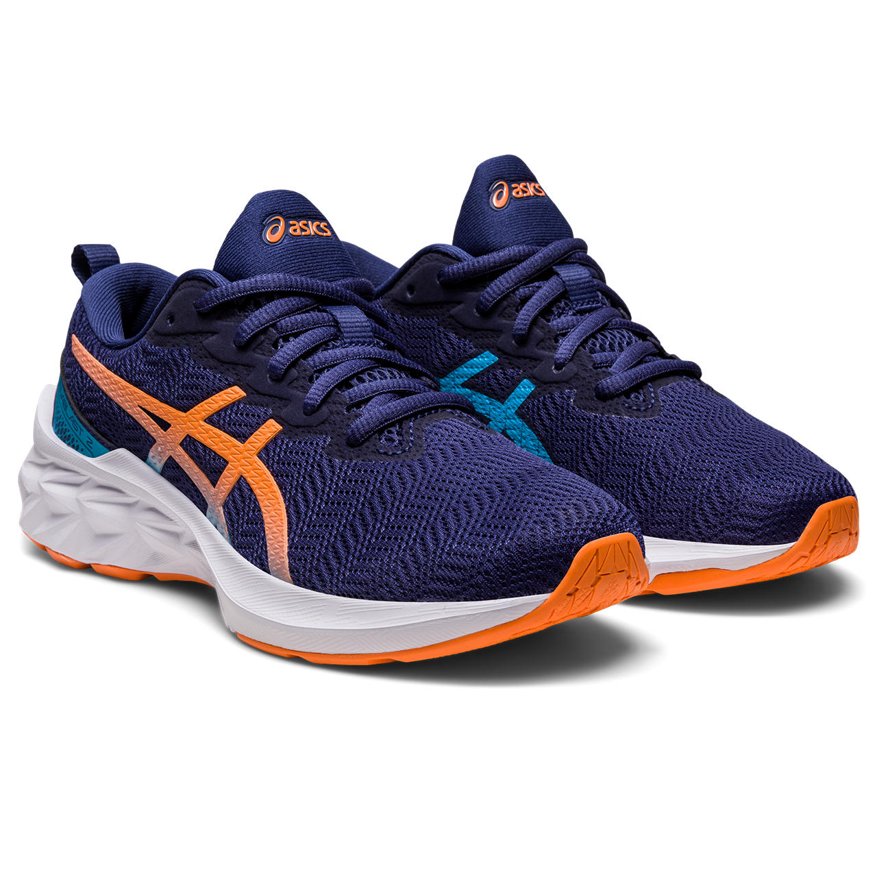 The ASICS Novablast 2 shoe is a great way to meet your training goals while moving towards a clear mindset. For the second version of this series, ASICS wanted to create a smoother and more responsive feel underfoot.