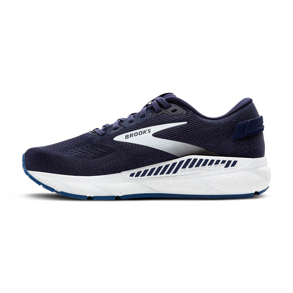 The medial side of this men's brooks shoe  also has highlights in the midsole that match the upper color.