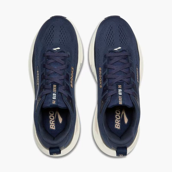 Navy laces are used to match the upper. 