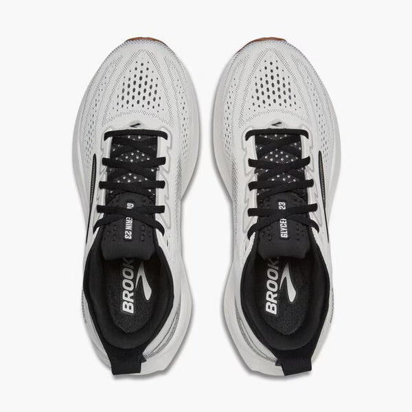 This shoe has a black tongue and laces