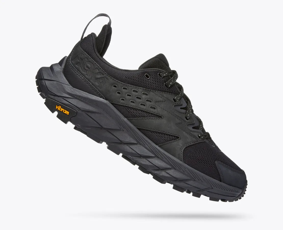 Lateral angled view of the Men's Anacapa Breeze Low trail shoe by HOKA in the color All Black
