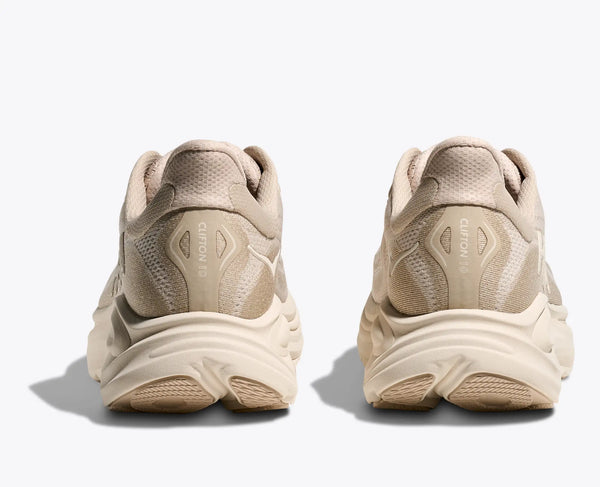 Beige Clifton 10 running shoes on a white background