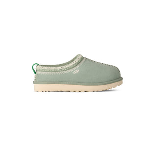 Light green slipper with tan accents