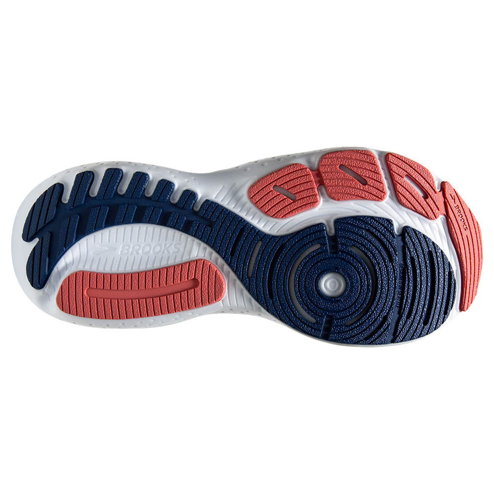 The outsole of women's Glycerin 21 has a great shape with limited rubber making the shoe very soft
