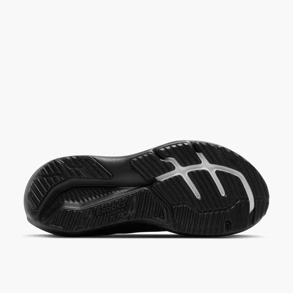 Black rubber is used on the outsole