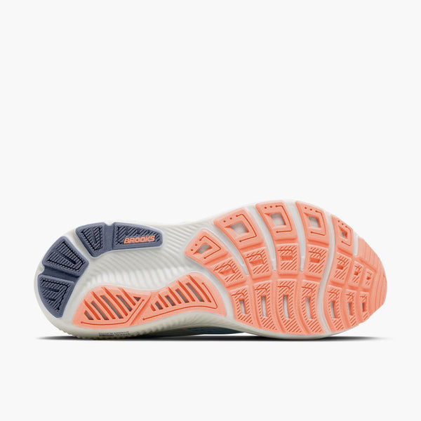 Grey and pink rubber is used on the outsole. 