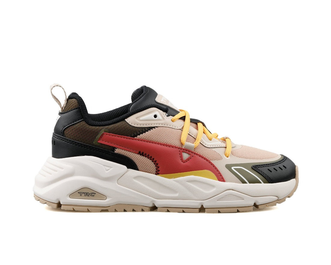 This women's Puma sneaker is ready to hit the streets in comfort and style. The gum sole rubber, yellow laces and black pops make this a must have.