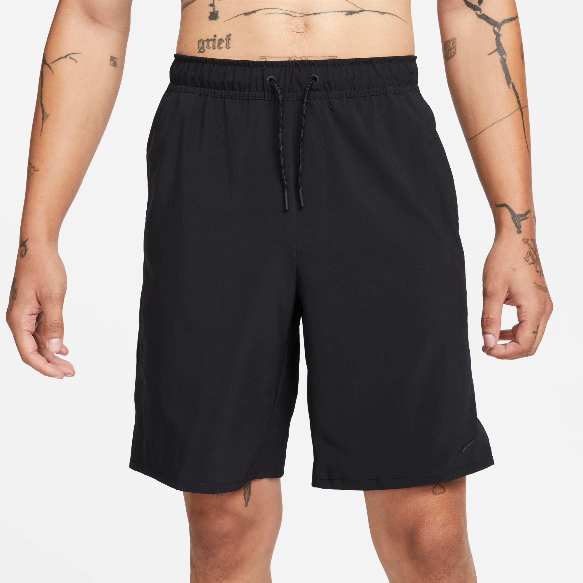front view of mens 9" unlimited short