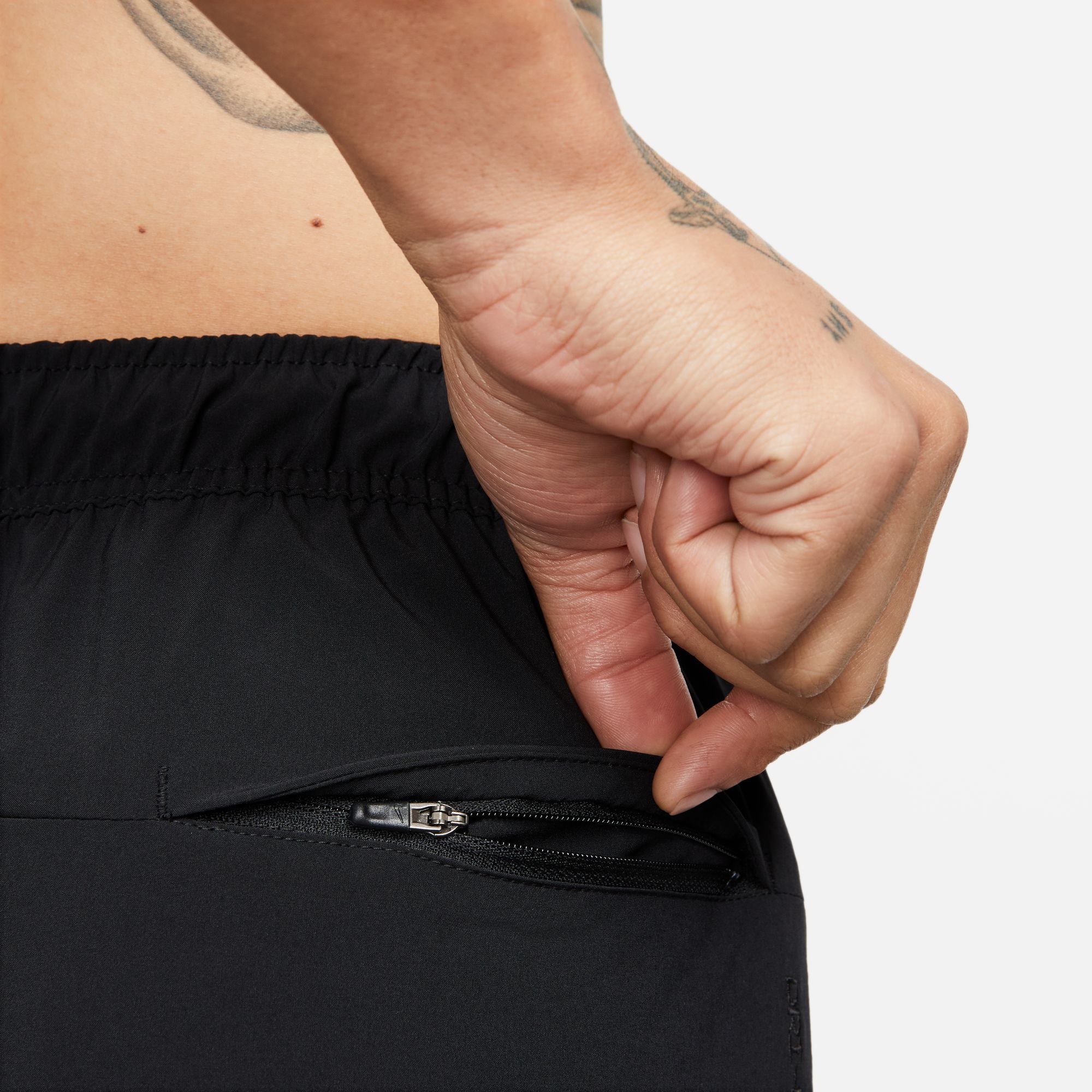 back pocket view of mens 9" unlimited short
