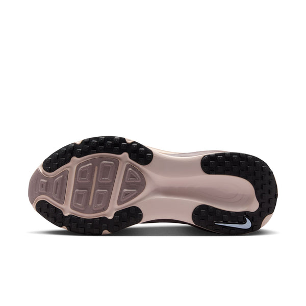 The outsole of a Women's Nike Vomero 18 running shoe with a back rubber for durability.