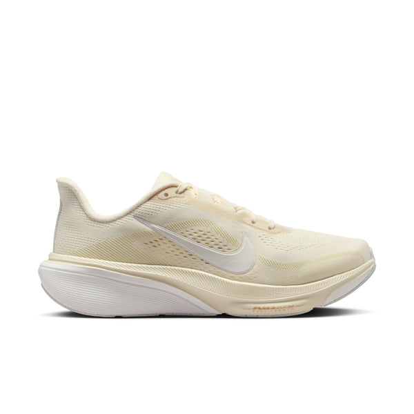 The Nike Pegasus 42 has a great look to the shoe in a fashion forward color.