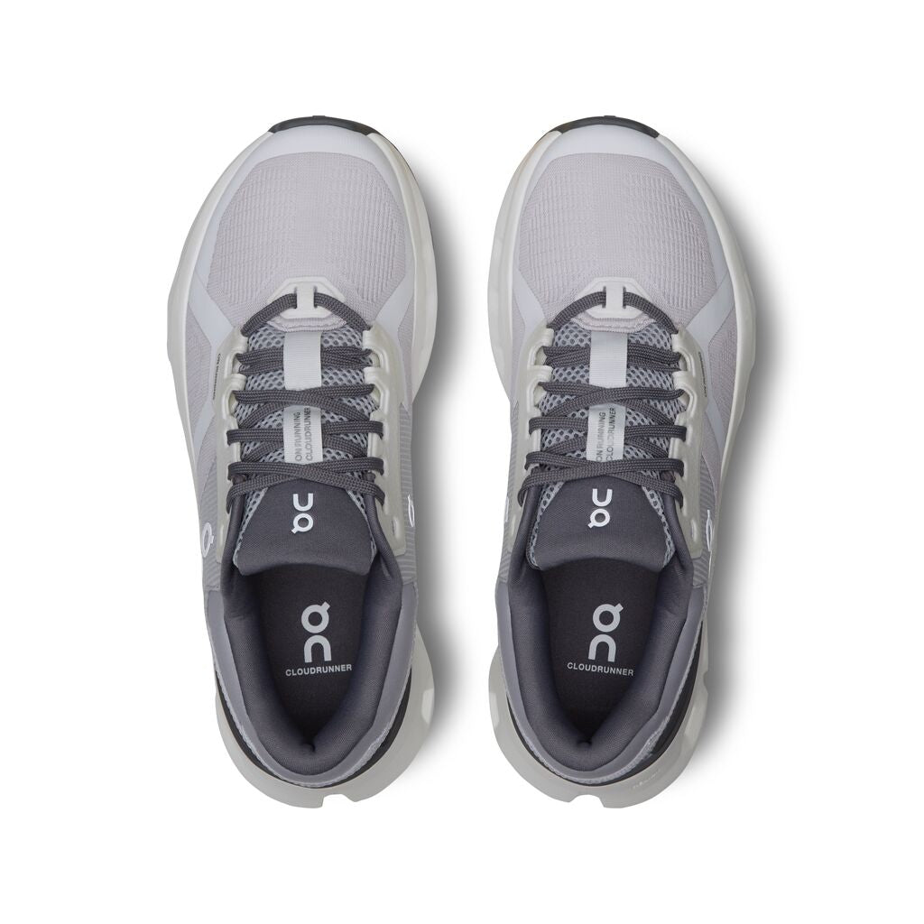 This Cloudrunner 2 from On has a dark grey shoe lace and a very light grey upper that work together very well