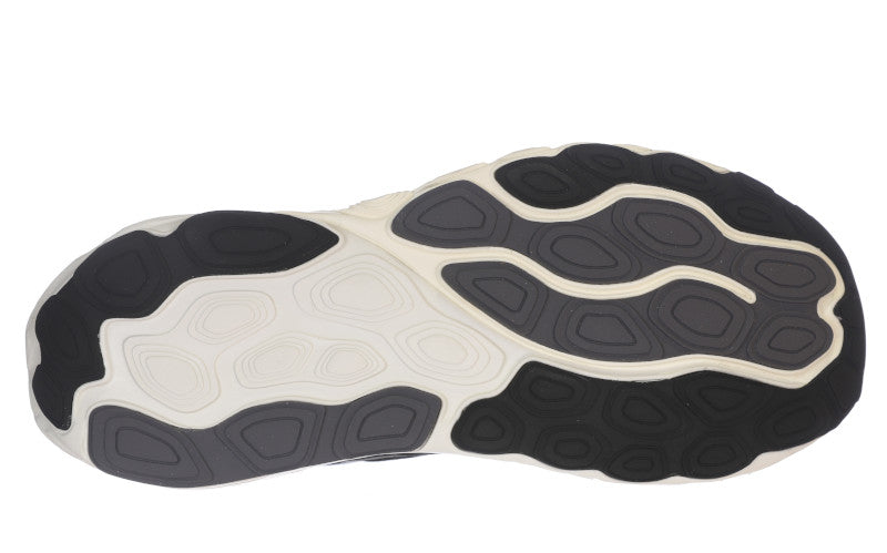 The outsole of the 860 V14 has more rubber in teh high abrasion areas of the heel and forefoot