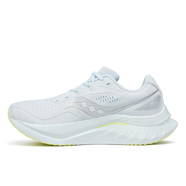 he medial side of the Women's Endorphin Speed 4 has a tonal logo on it.
