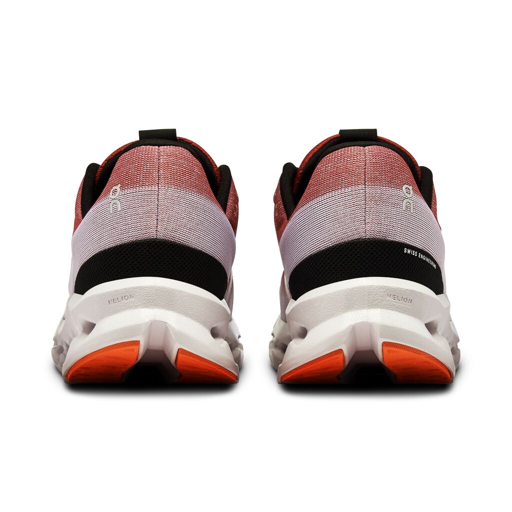 The heel area of the On Cloudsurfer has a few stripes in the upper where the differnt colors come together