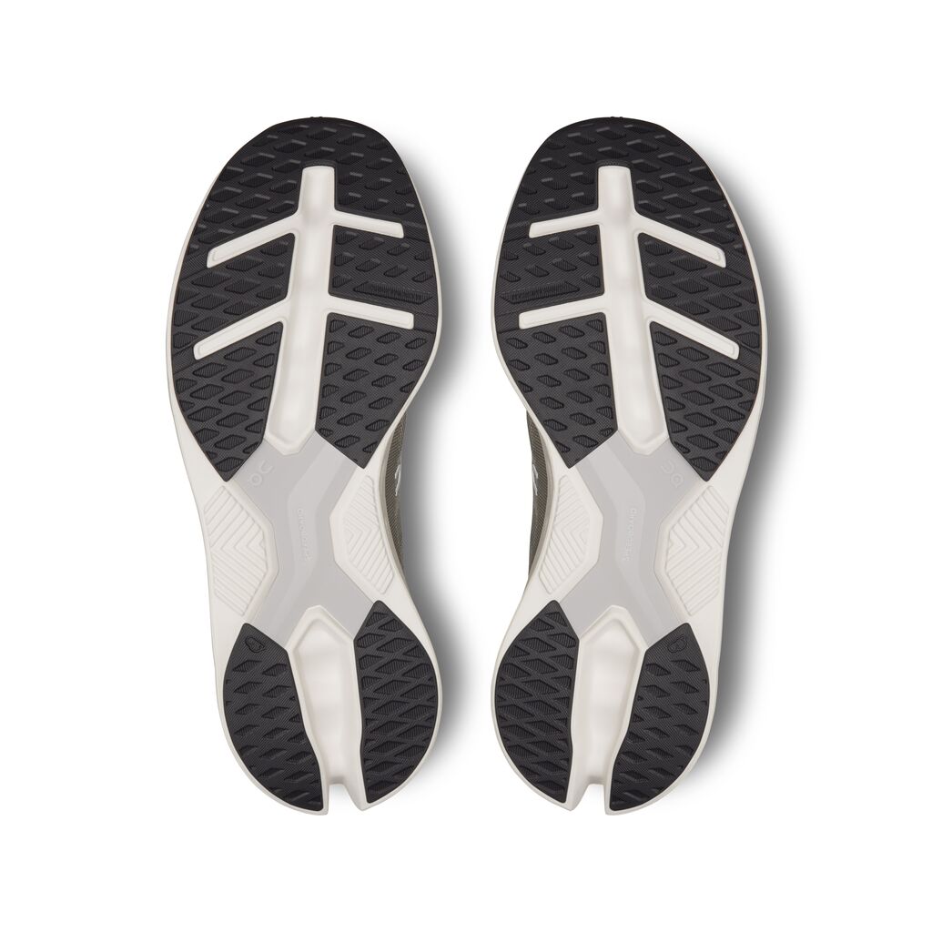 The outsole of the On Cloudeclipse has rubber in the heel and lots in the forefoot for high abrasion areas