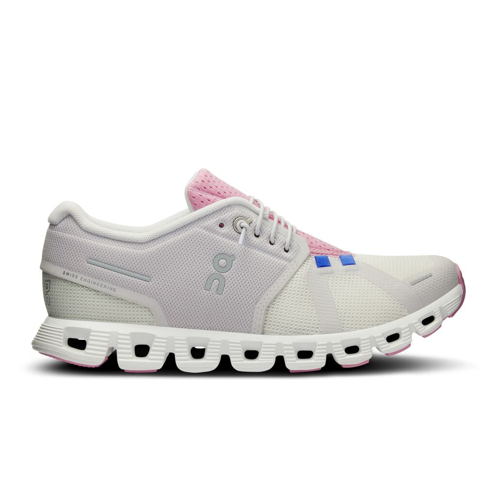 On has re-introduced their most iconic shoe with even more comfort. The Women's Cloud 5 Push is made to perform all day, every day with added stability.