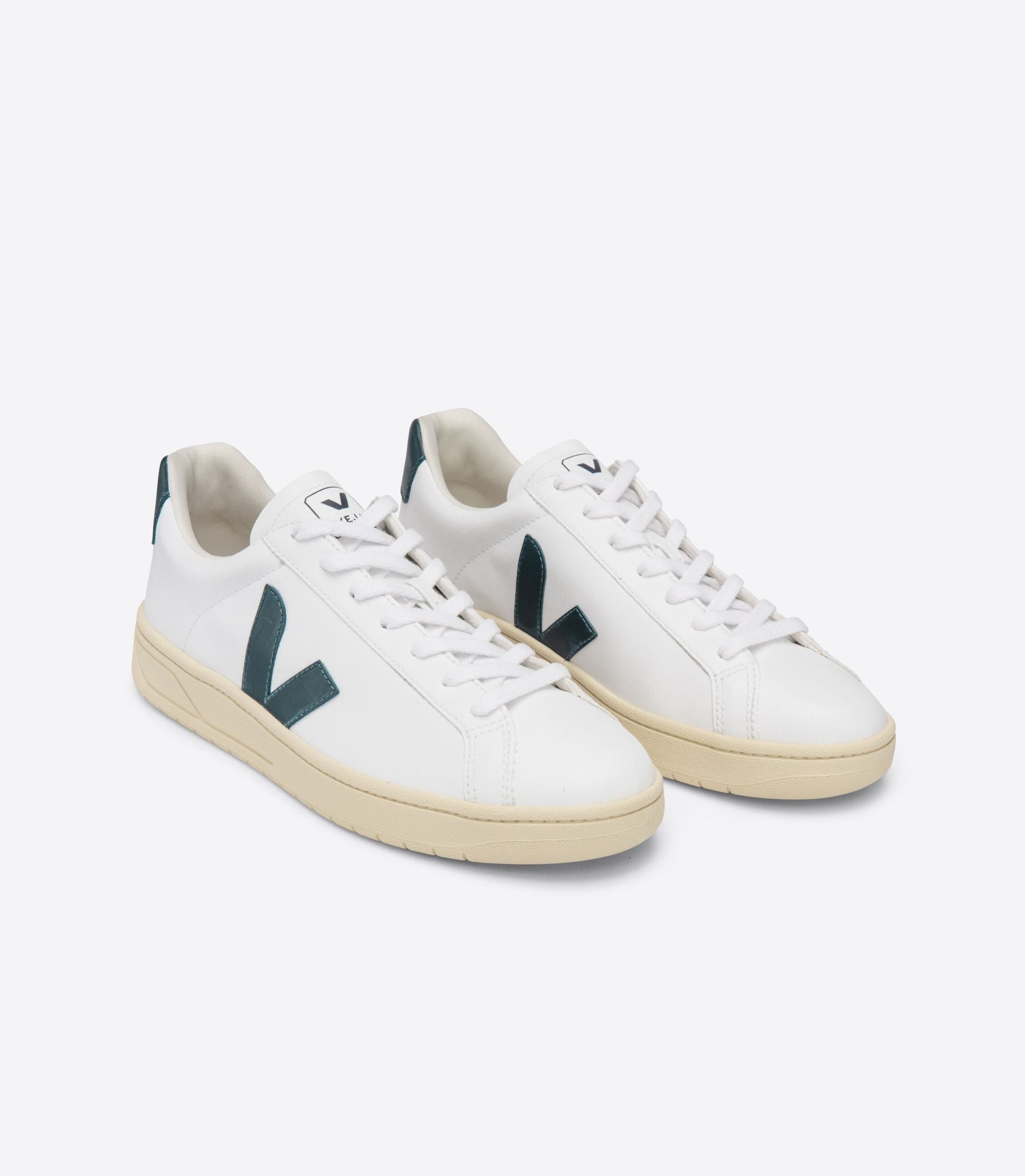Front angle view of the Women's Urca by VEJA in the color White/Nautico