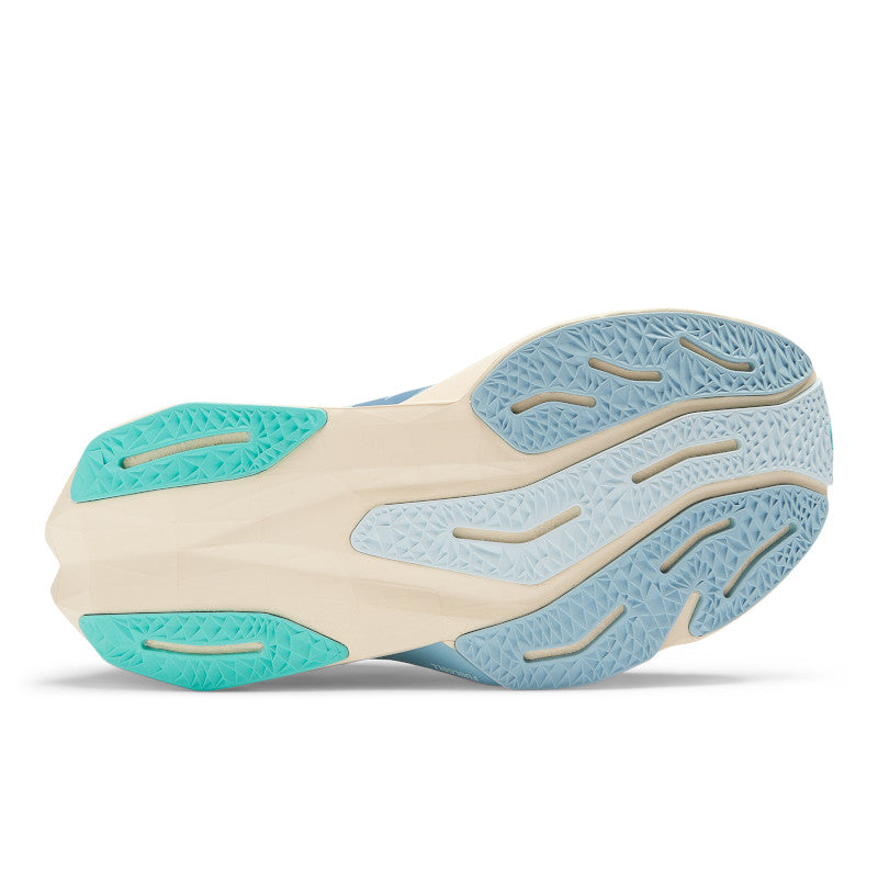 The outsole of the Rebel V4 has the soft midsole foam that oes right to the ground