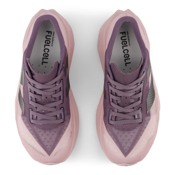 The forefoot of the Rebel V4 is fairly wide but the heel looks narrow.
