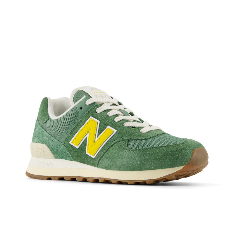 the 574 offered a uniquely versatile mix of new, different, uncomplicated, rugged, durable, and comfortable that was adopted as a closet staple across the globe. That’s why today, the 574 is synonymous with the boundary defying New Balance style, and worn by anyone.