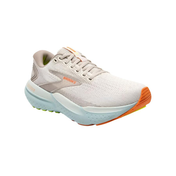The diagonal view of the Glycerin 21shows the dimples in the midsole 
