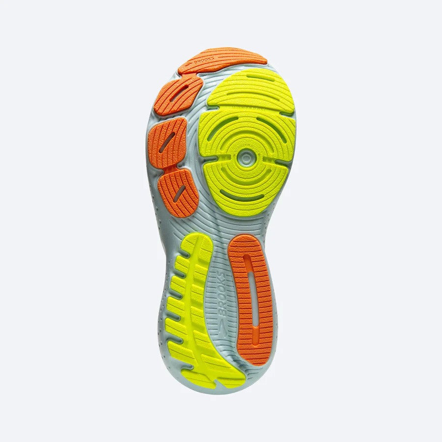 The outsole of this Glycerin 21 has some bright colors, although they cannot be seen while wearing the shoe