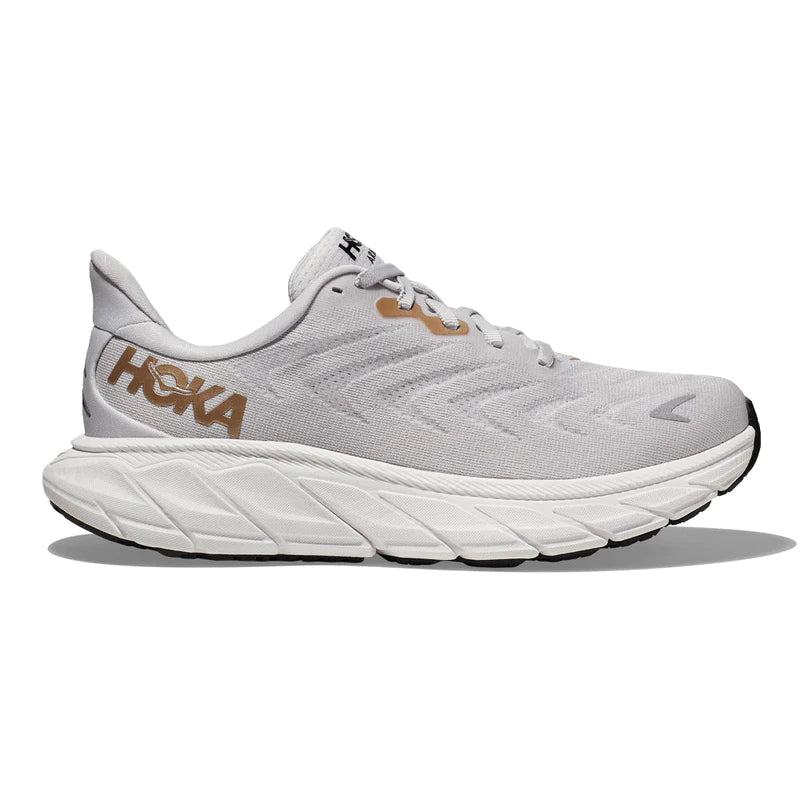 Lateral view of the Women's Arahi 6 by HOKA in the color Nimbus Cloud/Rose Gold