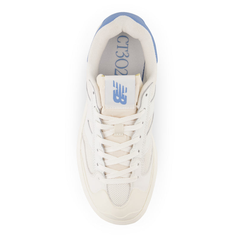 When looking from above teh CT302 the style name can be seen on the insole written in the same blue color as on the tongue