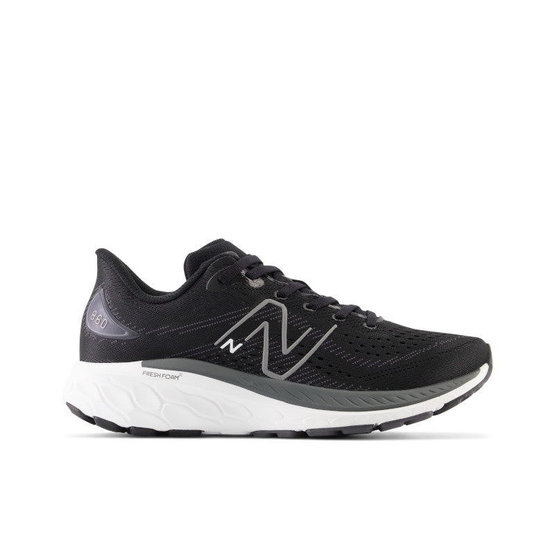 Made for developing runners, the New Balance Fresh Foam X 860v13 kids' running shoe delivers outstanding support for growing feet.