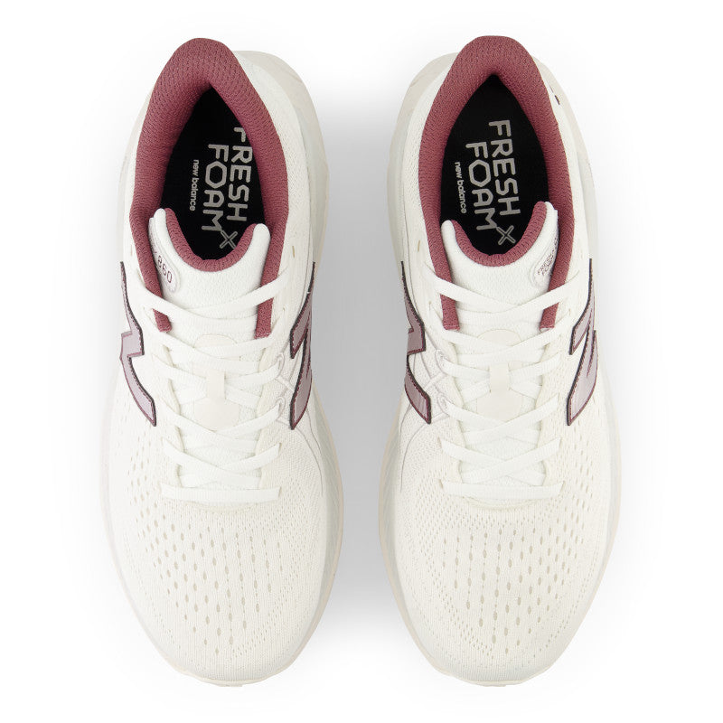 These Nb 860's for men are almost all white with exception of a Pop on the heel and also the logo