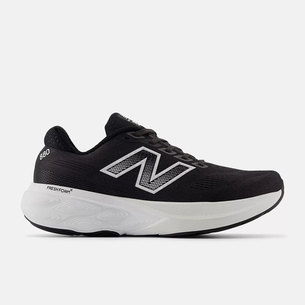 This men's NB shoe has an all black upper with teh "N' logo in teh middle and a white midsole.