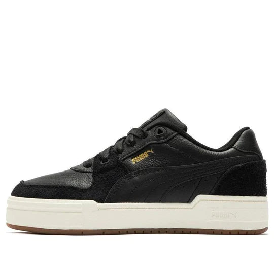 A modern classic in a deluxe version. The Puma CA Pro model combines the classic California design with a chunky silhouette and sporty details. The full-grain leather and the structured suede overlays complete the high-quality workmanship.