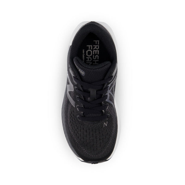 The top down view of the Kid's 860 stability shoe whows the great shape that works for lots of kids.