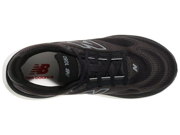 A reseigned double layer mesh wraps your foot in breathable comfort.