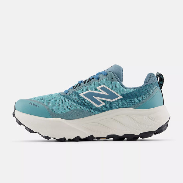 The medial side of this trail shoe has a small N logo in the midle of the shoe.