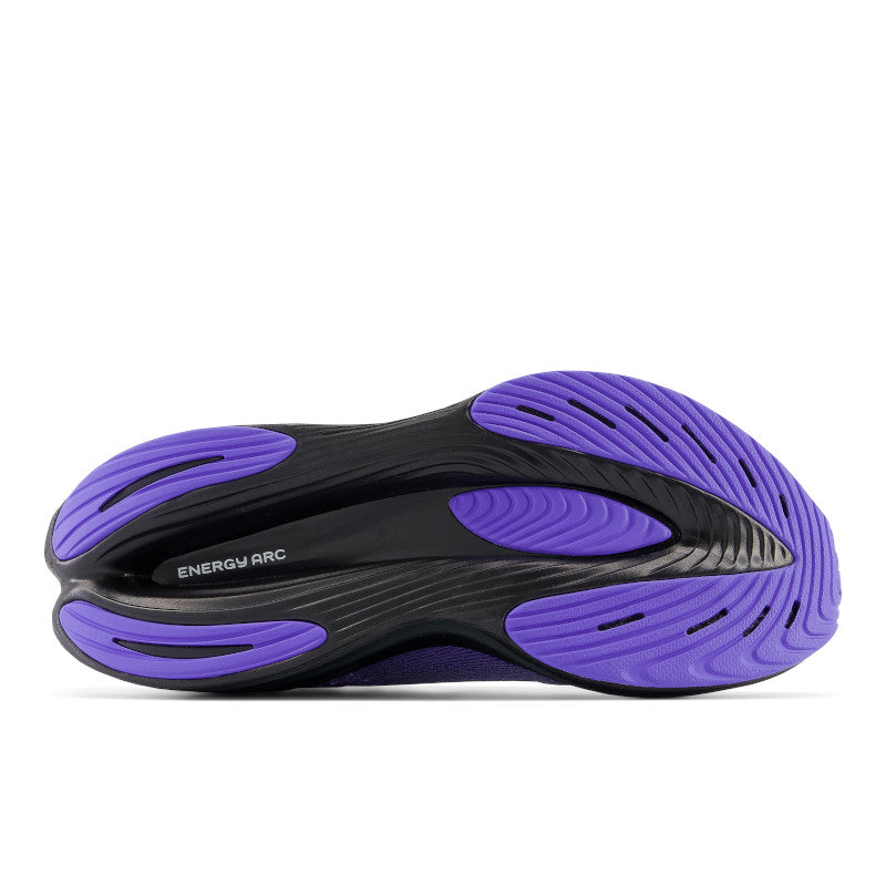 The outsole of the Elite V3 has the energy arc which is one part that makes this shoe so fast