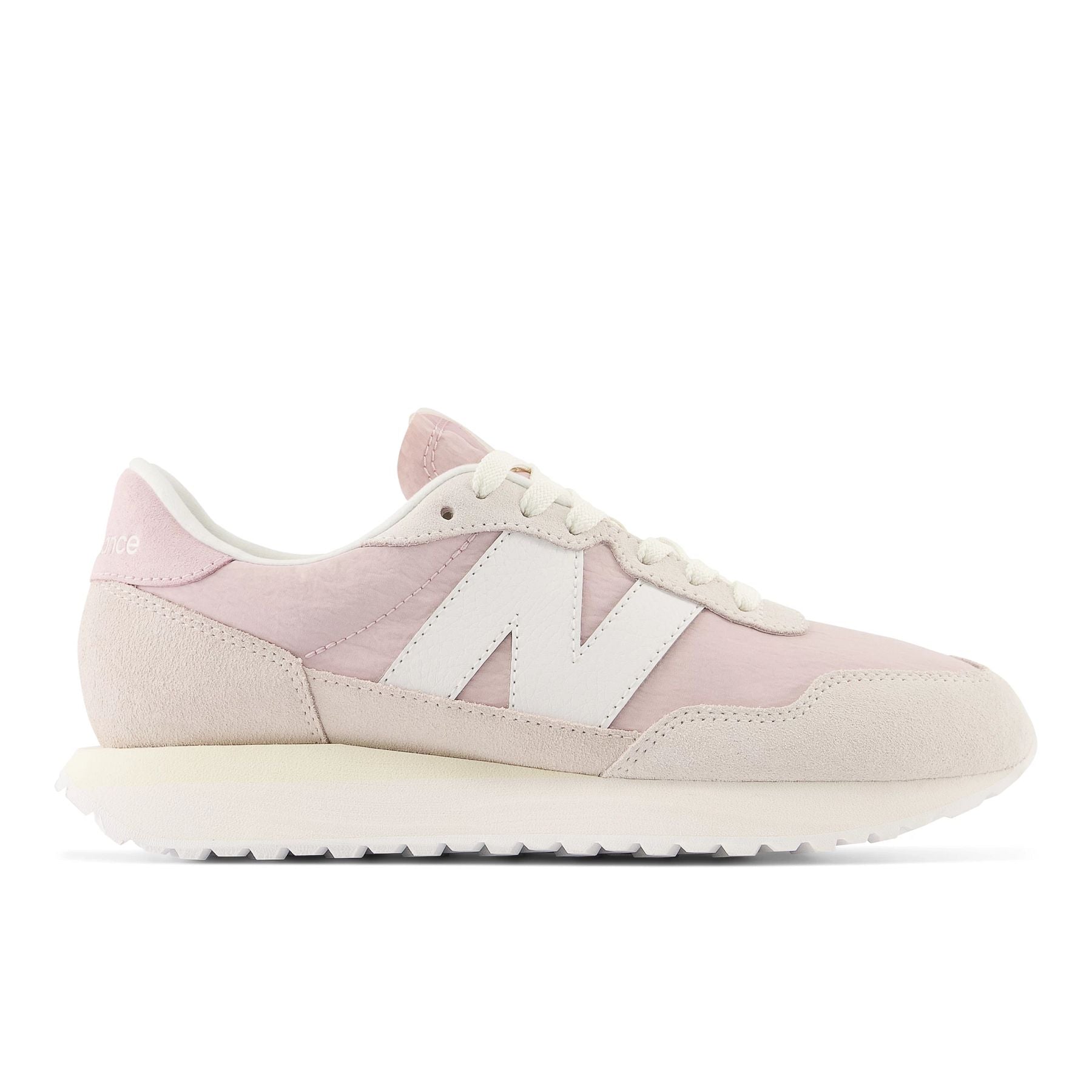 Lateral view of the Women's New Balance lifestyle 237 shoe in white