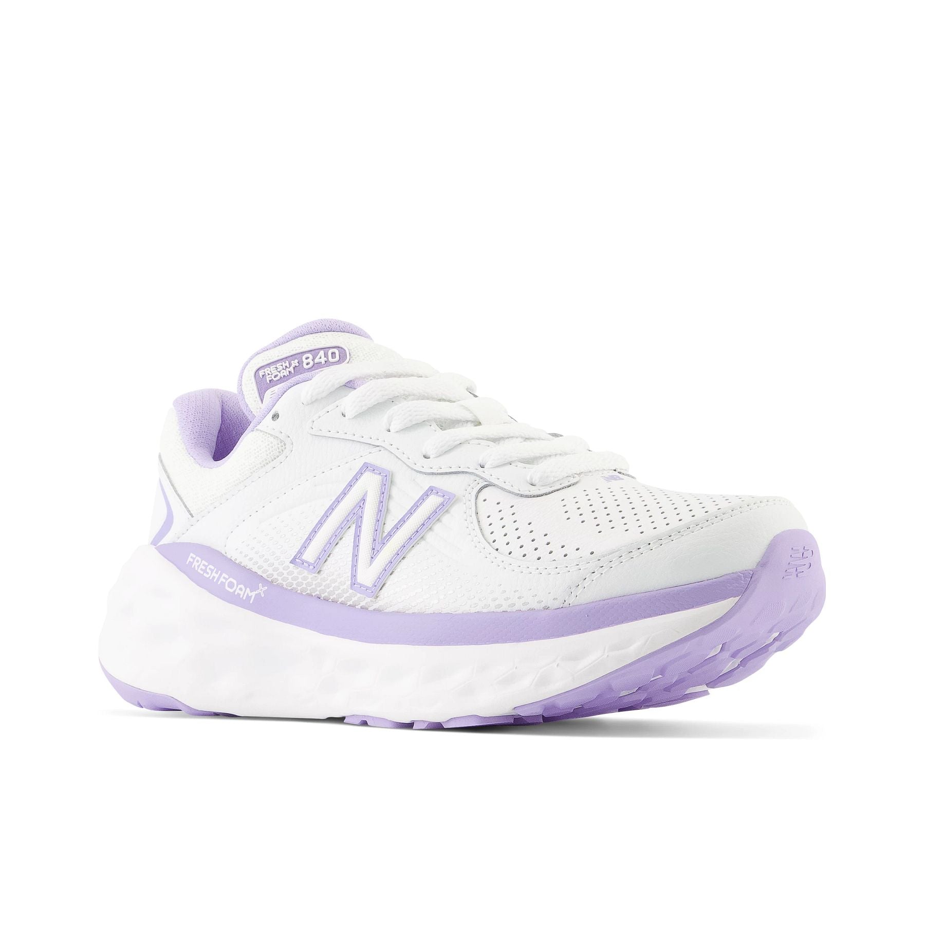 Front angle view of the Women's leather walking shoe WW840 V1 by New Balance in White/Light Purple