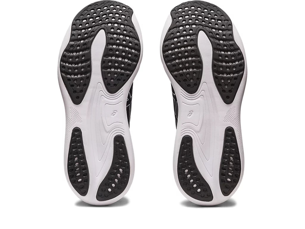 Bottom (outer sole) view of the Men's ASICS Nimbus 25 in the extra wide width 4E - color Black/Pure Silver