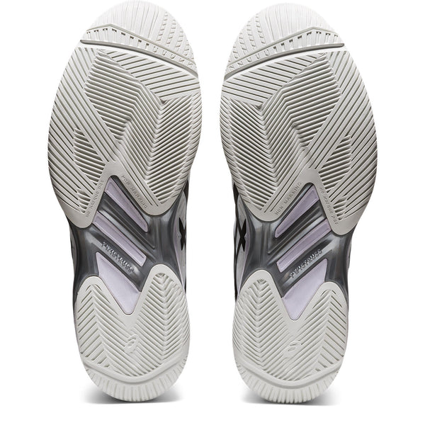 The sole of the Men's ASICS Solution Speed FF 2 is designed to be very stable which helps in lateral movements while playing tennis